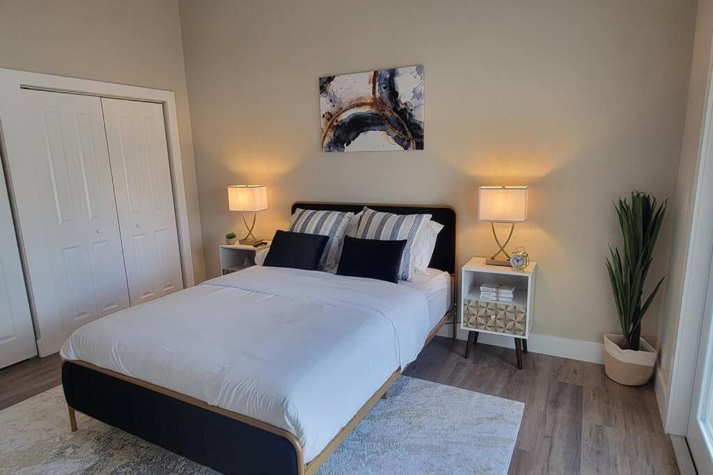 Alluring Luxury Oasis, Modern Comfort & Relaxation Wellington Bagian luar foto