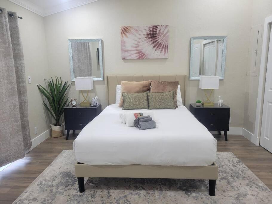 Alluring Luxury Oasis, Modern Comfort & Relaxation Wellington Bagian luar foto