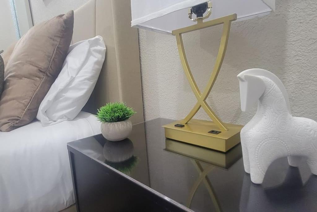 Alluring Luxury Oasis, Modern Comfort & Relaxation Wellington Bagian luar foto